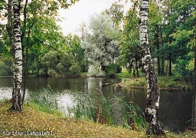 Salnavas-un-Ruskulovas-muizu-parki-Numernes-valnis 