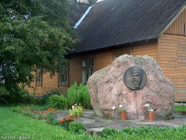 Jana-Jaunsudrabina-memorialais-muzejs 