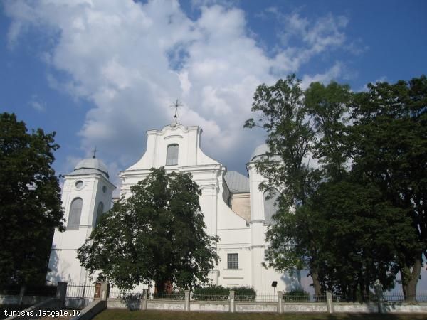 Dagdas-Vissvetas-Trisvienibas-katolu-baznica 