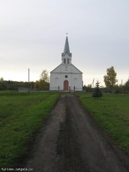 Eglaines-katolu-baznica 