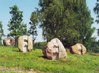 Sunuplavas-pieminas-ansamblis 