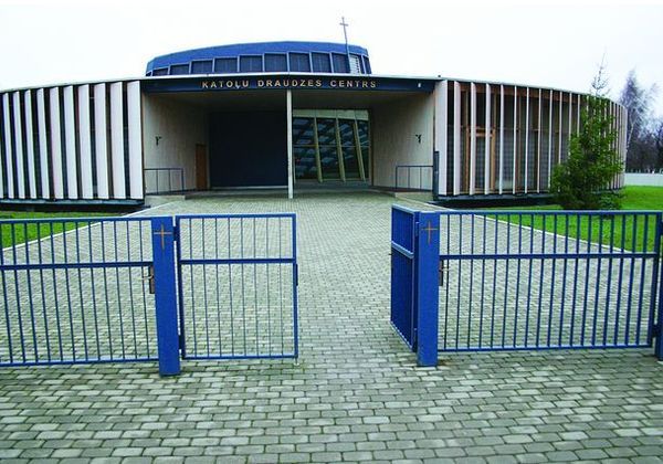 -Sv-Meinarda-katolu-baznica 